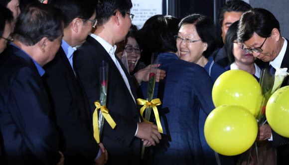 활짝 웃는 한명숙 전 총리