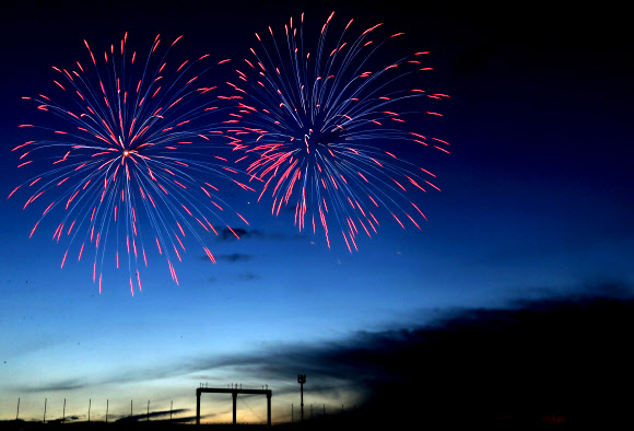 불꽃 쏘아올린 평창올림픽 개폐회식장