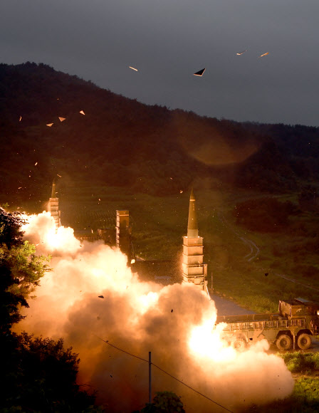 발사되는 현무-2