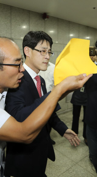 ’레밍 발언’ 김학철 ’솜방망이 징계’ 논란