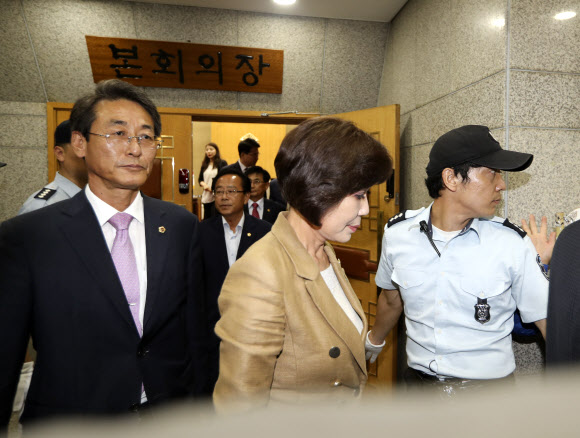 ’레밍 발언’ 김학철 도의원 솜방망이 징계