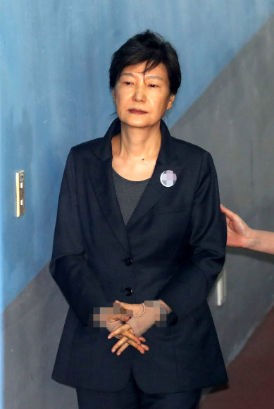 70차 공판 출석하는 박근혜