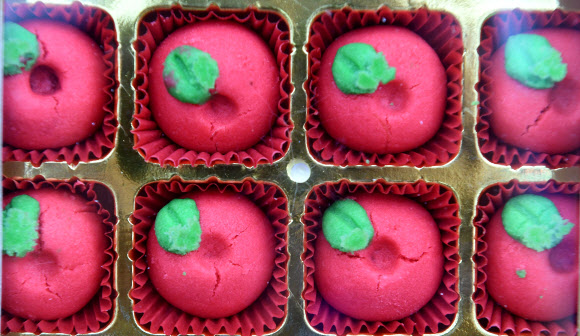 브루나이의 파인애플 케익이 14일(현지시간) 중국 난닝에서 열린 ‘제14회 중국-ASEAN 엑스포’에 전시되어 있다. 신화 연합뉴스