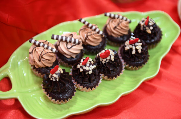 싱가포르의 디저트가 14일(현지시간) 중국 난닝에서 열린 ‘제14회 중국-ASEAN 엑스포’에 전시되어 있다. 신화 연합뉴스