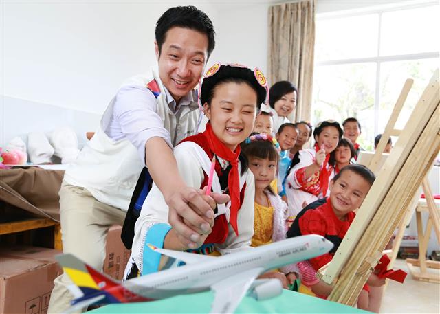 아시아나, 中 리장시 소학교에 새 교실 기증