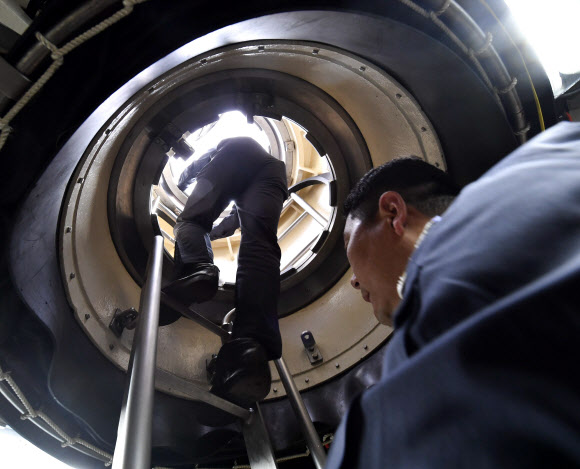 해군, 잠수함 수중작전 승조원 생활 첫 공개