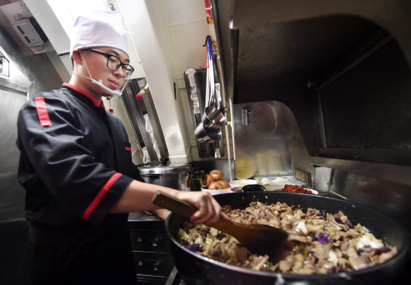 해군, 잠수함 수중작전 승조원 생활 첫 공개