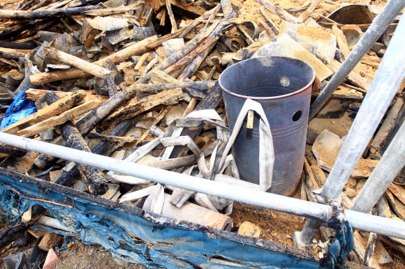 긴박한 현장의 소방호스