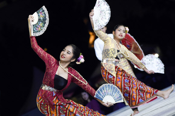 한 마리 나비처럼