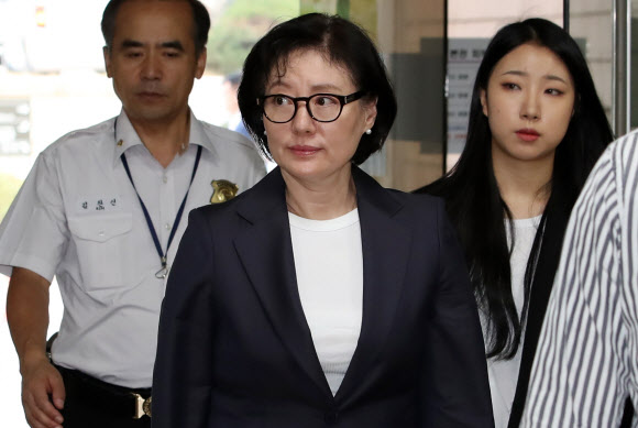 법정 향하는 서미경