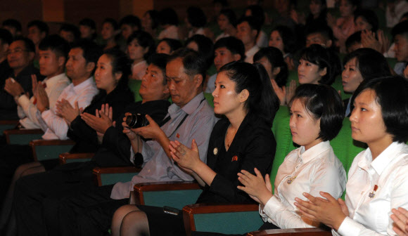 북한, 윤이상음악회 개최