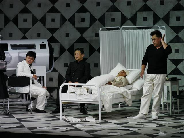 푸치니의 ‘일트리티코’ 공연 장면.