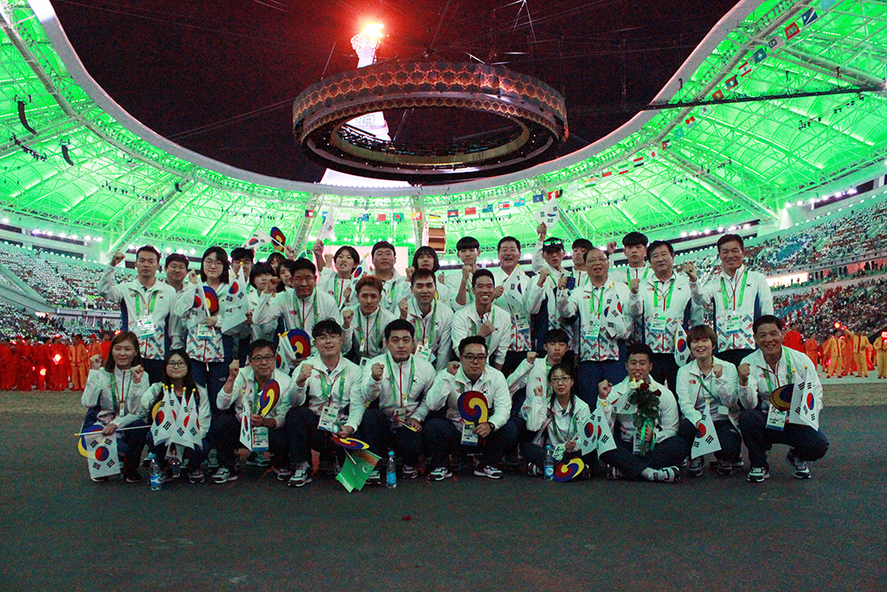 지난 17일 야슈하바트 실내무도 아시안게임 개막식에 참석한 한국 선수단. 대한체육회 제공