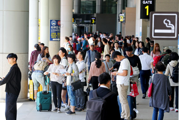 붐비는 제주공항