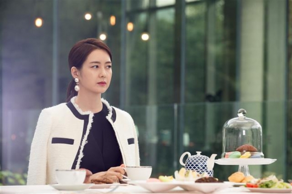 서로 다른 계층의 세 여성이 모여 사회에 복수하는 이야기인 tvN ‘부암동 복수자들’.