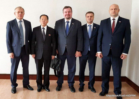 북한 방문한 러시아 의원들