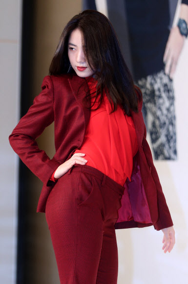 류화영, ’빨갛고 빨갛고 빨갛게’
