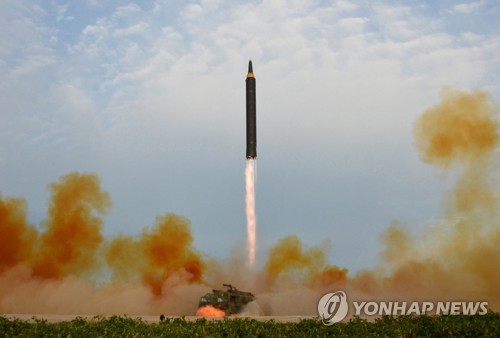 북한 미사일 화성-12형 발사 장면. 연합뉴스