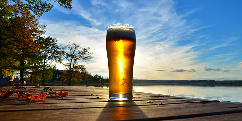 깊어가는 가을, 맥주를 마셔야 하는 이유는 다양하고 신선한 가을 맥주들이 우리를 기다리고 있기 때문이다. vinepair.com 캡처