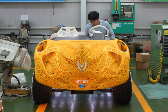 3D 프린터로 인쇄한 전기자동차