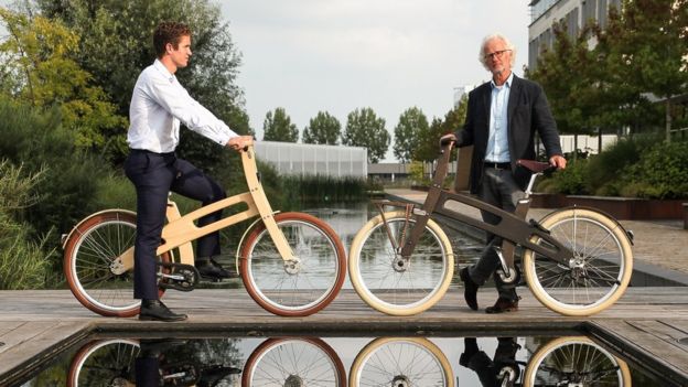 Piet Brandjes(오른쪽)과 Bough Bikes의 공동 창업자 밥.