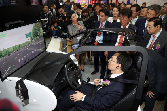 한국전자산업대전 자율주행차 인기 