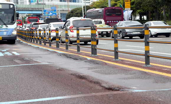 부산 버스중앙차로 울퉁불퉁