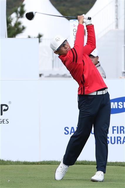 김민휘가 20일 제주 서귀포 나인브릿지 골프클럽에서 열린 미국프로골프(PGA) 투어 더 CJ컵 @나인브릿지스 2라운드 10번홀 티샷을 하고 있다. 서귀포 뉴스1