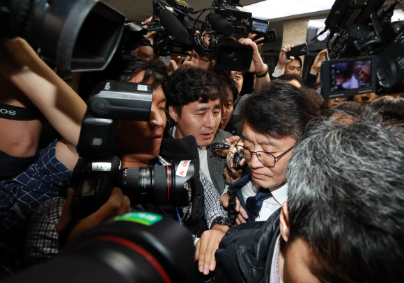 국감장 들어가는 고대영 한국방송공사 사장