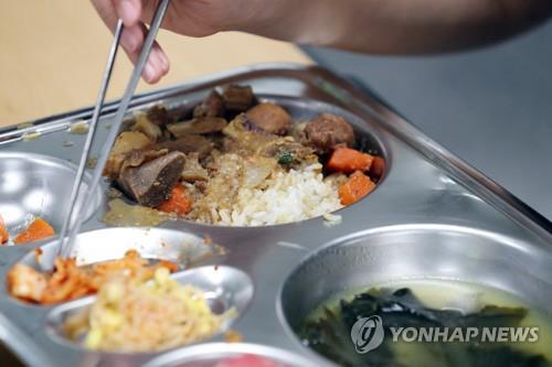 병설유치원 급식 99% ‘초등생 식단’…“칼로리·나트륨 과다” 연합뉴스