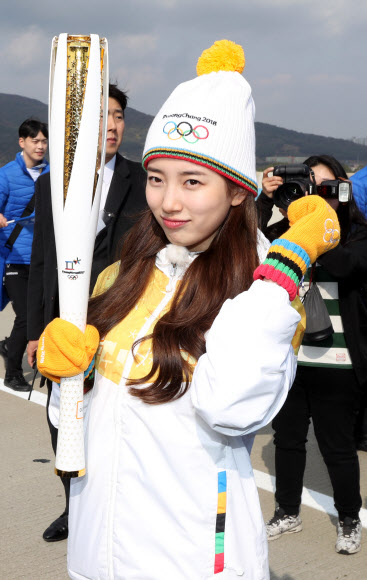 성화봉송 주자로 나선 수지