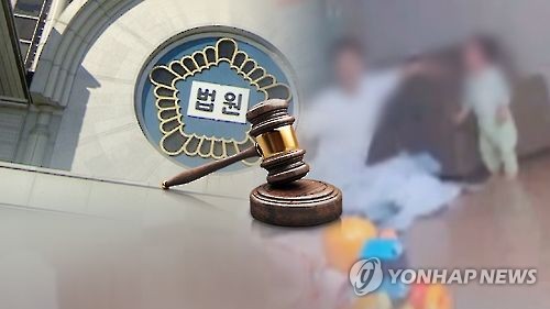생후 47일 딸, 칭얼댄다고 ‘우발적으로’ 침대에 던진 30대 벌금형. 연합뉴스