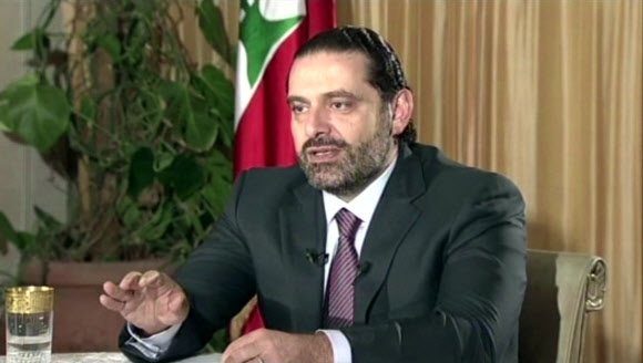 사드 하리리 레바논 총리가 12일(현지시간) 사우디아라비아 리야드에서 진행된 레바논 방송 퓨처TV와의 인터뷰에서 자신의 갑작스러운 사퇴를 둘러싼 의혹에 대해 설명하고 있다. 리야드 퓨처TV·AP 연합뉴스