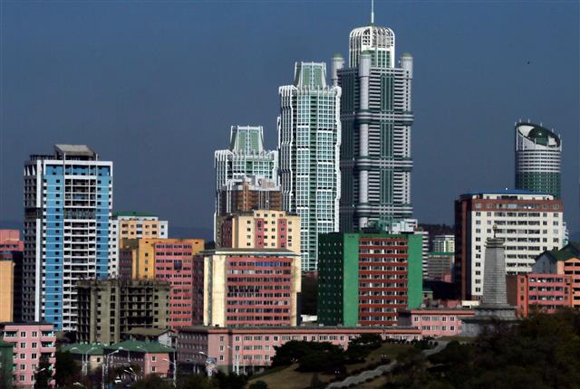 [평양은 지금] 고층아파트 들어선 여명거리