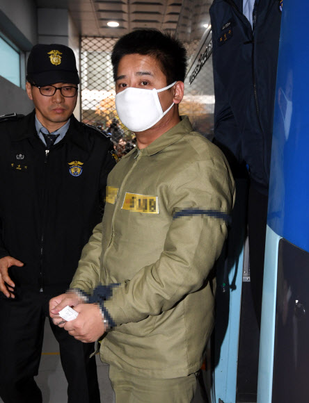 ’어금니 아빠’ 이영학 첫 공판