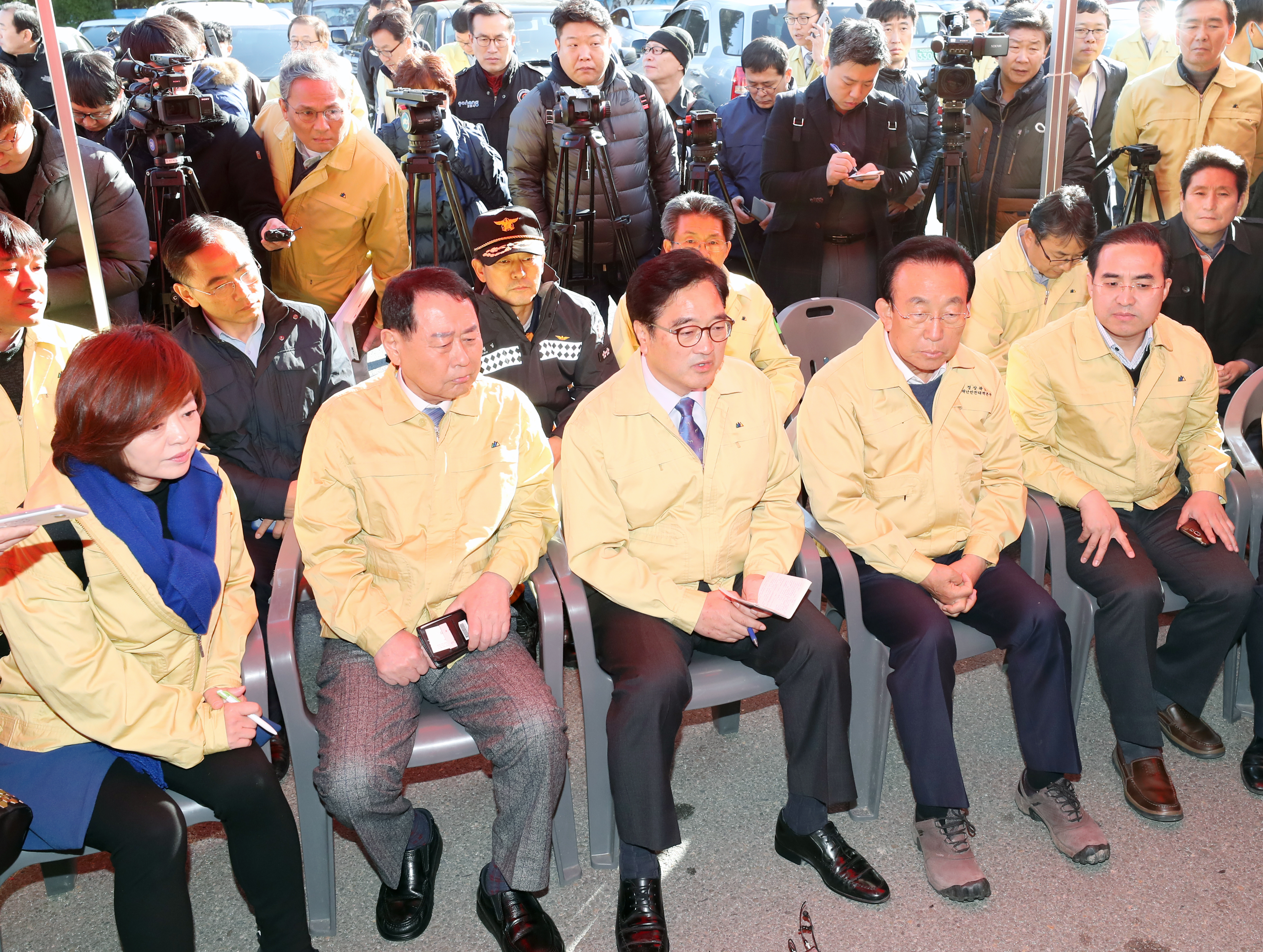 우원식 원내대표, 포항 지진 발생현장 긴급재난대책회의