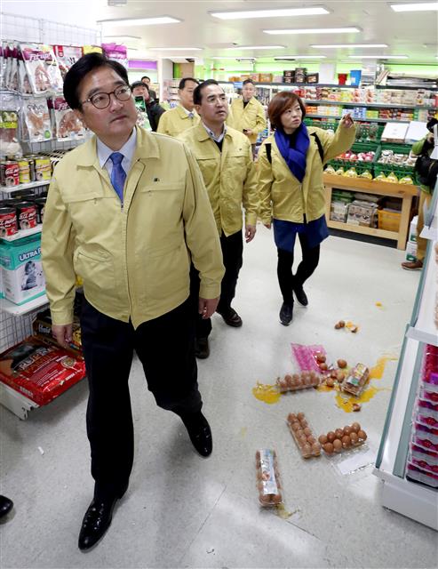 우원식 ‘포항지진 피해 현장 찾아’