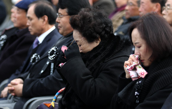 슬퍼하는 YS 셋째 여동생과 외조카