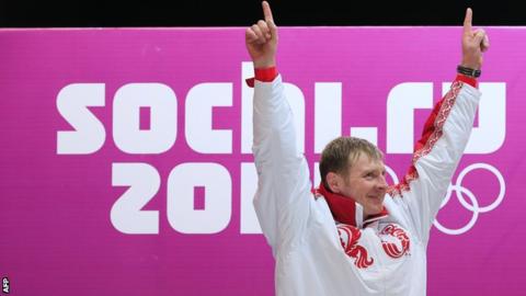 24일(현지시간) 국제올림픽위원회가 2014 소치동계올림픽 봅슬레이 남자 2인승과 4인승 금메달을 박탈하겠다고 밝힌 알렉산드르 줍코프. 그는 당시 개최국 러시아 선수단의 기수였다. AFP 자료사진 