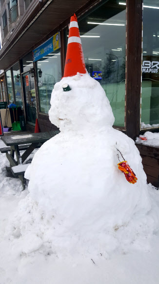 폭설 뒤 눈사람