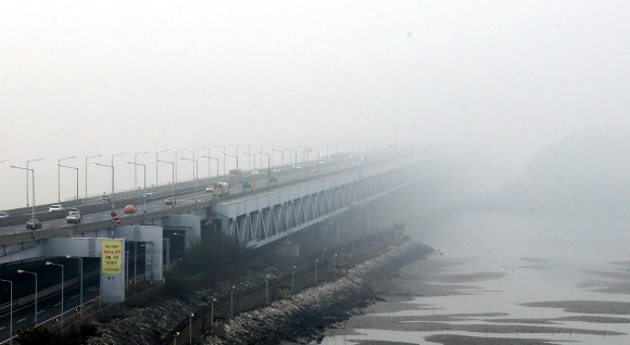 안개 속 영종대교