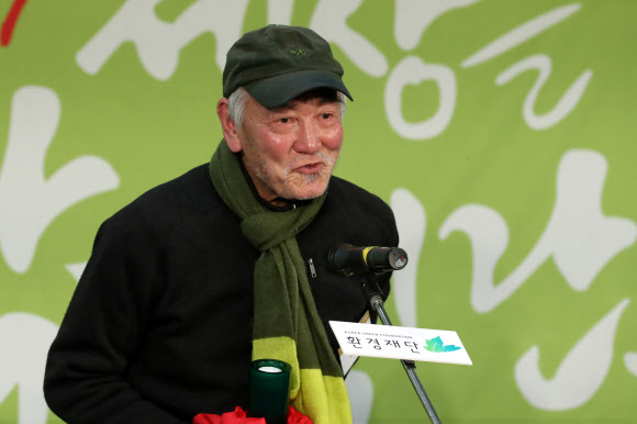 소감 말하는 윤호섭 교수