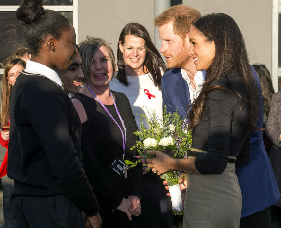 英해리 왕자-마클, 결혼 발표 후 첫 공식 석상