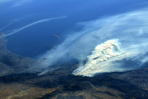 NASA 우주정거장에서 바라본 캘리포니아 화재 현장