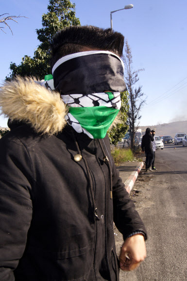 복면한 팔레스타인 시위대