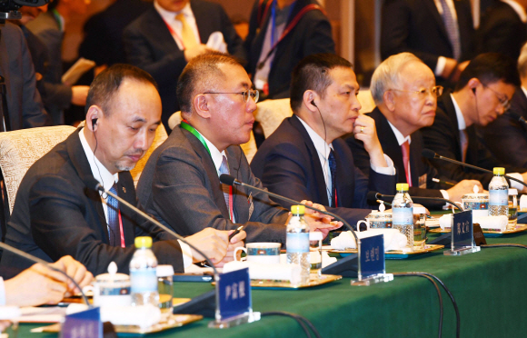 13일 오후 중국 베이징 조어대 14호각 목단청에서한-중 비즈니스 라운드테이블이 열리고 있다. 2017. 12. 13 안주영 기자 jya@seoul.co.kr