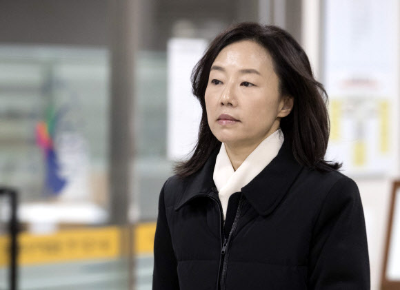 법정 나서는 조윤선 전 장관