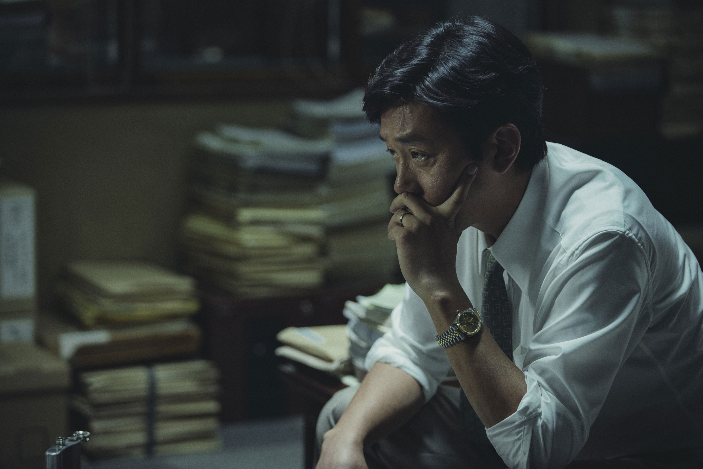 우리 현대사의 물줄기를 바꾼 1987년을 조명한 영화 ‘1987’에서 박종철 고문 치사 사건의 진실을 알리는 첫 단추를 꿴 최검사 역을 연기한 하정우. CJ엔터테인먼트 제공