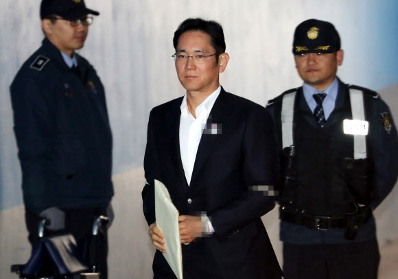 법정 항하는 이재용