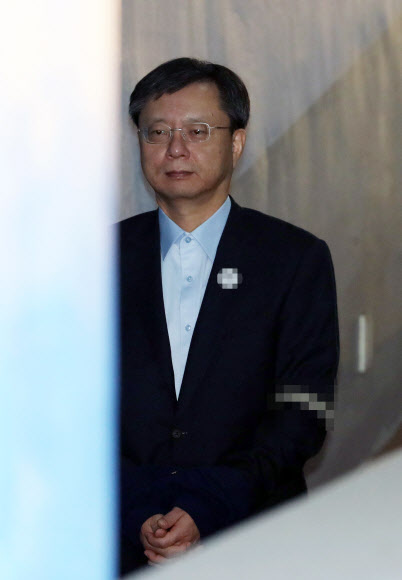 재판 출석하는 우병우